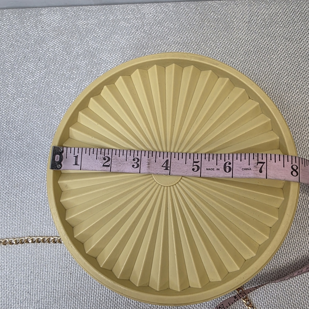 VINTAGE Tupperware Servalier Bowl Crossbody Bag | Upcycled Kitsch Yellow Purse - Picture 7 of 9